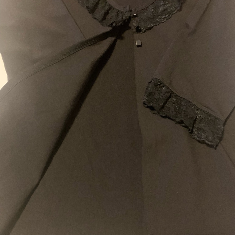 Women’s open front cardigan with three buttons 3/4 sleeve